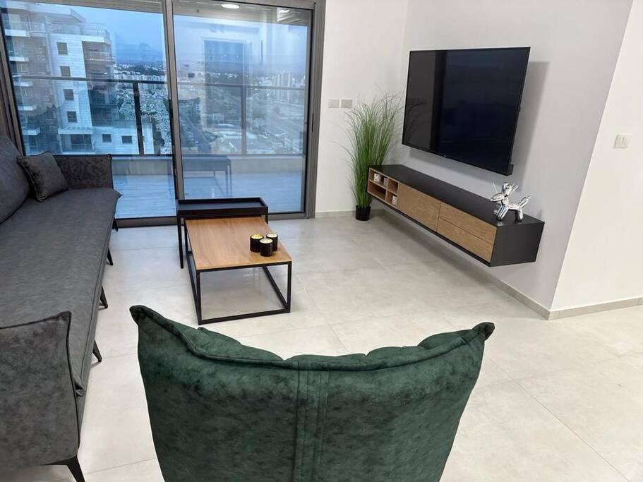 Elegant 3 Bedroom Ocean View Condo In Kiryat Yam Qiryat Yam Εξωτερικό φωτογραφία